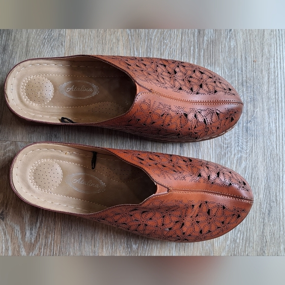 Atalina Brown Floral Laser Cut Mules Slip On shoes size 11W - Picture 8 of 8